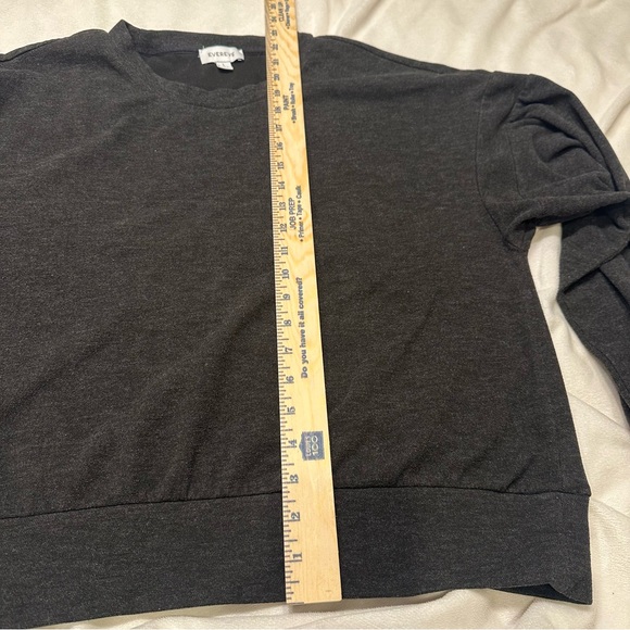 Evereve Charcoal Knit Top‎ - Picture 6 of 8